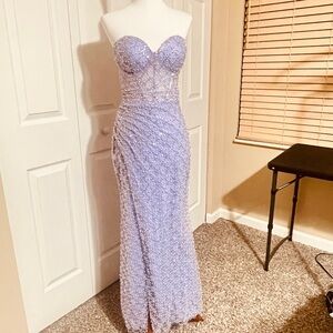 Elegant Lavender Strapless grown prom dress